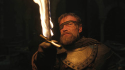 extant_GameOfThrones_8x01-Winterfell_5212