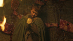 extant_GameOfThrones_8x01-Winterfell_5213