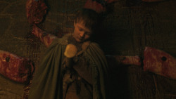 extant_GameOfThrones_8x01-Winterfell_5214
