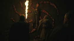 extant_GameOfThrones_8x01-Winterfell_5218