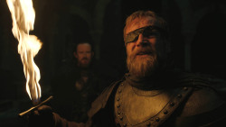 extant_GameOfThrones_8x01-Winterfell_5225