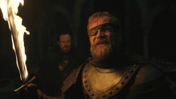 extant_GameOfThrones_8x01-Winterfell_5227