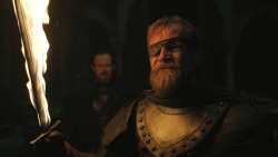 extant_GameOfThrones_8x01-Winterfell_5228