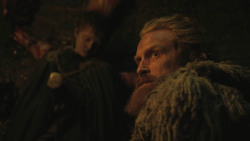 extant_GameOfThrones_8x01-Winterfell_5230