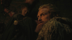 extant_GameOfThrones_8x01-Winterfell_5231