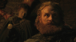 extant_GameOfThrones_8x01-Winterfell_5249