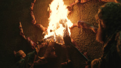 extant_GameOfThrones_8x01-Winterfell_5265