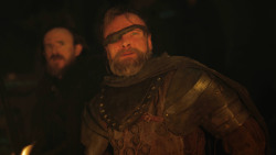extant_GameOfThrones_8x01-Winterfell_5279