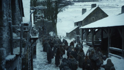 extant_GameOfThrones_8x01-Winterfell_5335