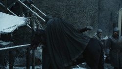 extant_GameOfThrones_8x01-Winterfell_5382