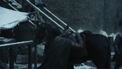 extant_GameOfThrones_8x01-Winterfell_5384