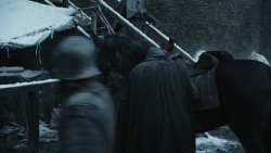 extant_GameOfThrones_8x01-Winterfell_5387