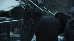 extant_GameOfThrones_8x01-Winterfell_5388