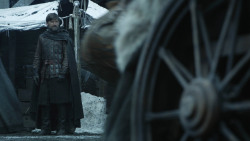 extant_GameOfThrones_8x01-Winterfell_5419
