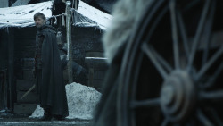 extant_GameOfThrones_8x01-Winterfell_5422