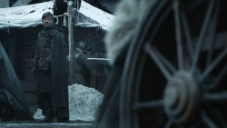 extant_GameOfThrones_8x01-Winterfell_5427