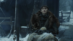 extant_GameOfThrones_8x01-Winterfell_5444
