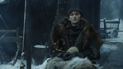 extant_GameOfThrones_8x01-Winterfell_5445
