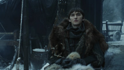 extant_GameOfThrones_8x01-Winterfell_5447