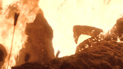 extant_GameOfThrones_8x03-TheLongNight_3011