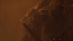 extant_GameOfThrones_8x03-TheLongNight_3895