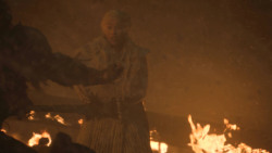 extant_GameOfThrones_8x03-TheLongNight_7288