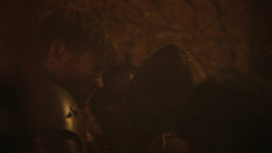 extant_GameOfThrones_8x03-TheLongNight_7461