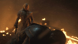 extant_GameOfThrones_8x03-TheLongNight_7903