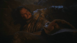 extant_GameOfThrones_8x03-TheLongNight_7974