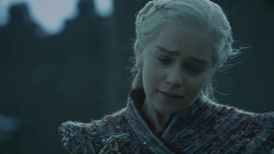 extant_GameOfThrones_8x04-TheLastOfTheStarks_0040
