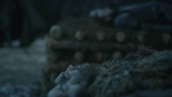 extant_GameOfThrones_8x04-TheLastOfTheStarks_0405