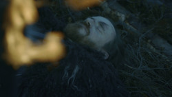 extant_GameOfThrones_8x04-TheLastOfTheStarks_0457
