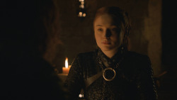 extant_GameOfThrones_8x04-TheLastOfTheStarks_2002