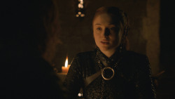 extant_GameOfThrones_8x04-TheLastOfTheStarks_2005