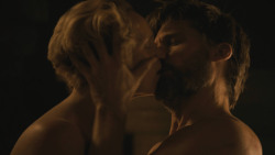 extant_GameOfThrones_8x04-TheLastOfTheStarks_2667