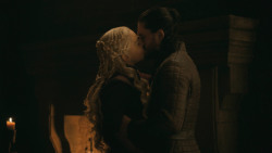 extant_GameOfThrones_8x04-TheLastOfTheStarks_2810