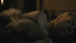 extant_GameOfThrones_8x04-TheLastOfTheStarks_3175