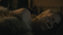 extant_GameOfThrones_8x04-TheLastOfTheStarks_3178