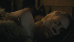 extant_GameOfThrones_8x04-TheLastOfTheStarks_3180