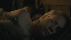 extant_GameOfThrones_8x04-TheLastOfTheStarks_3181
