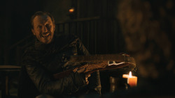 extant_GameOfThrones_8x04-TheLastOfTheStarks_4044
