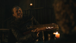 extant_GameOfThrones_8x04-TheLastOfTheStarks_4052