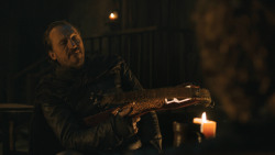 extant_GameOfThrones_8x04-TheLastOfTheStarks_4053