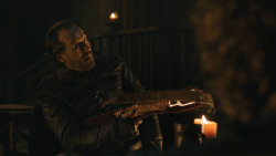 extant_GameOfThrones_8x04-TheLastOfTheStarks_4058