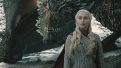 extant_GameOfThrones_8x04-TheLastOfTheStarks_4527
