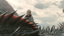 extant_GameOfThrones_8x04-TheLastOfTheStarks_5520