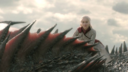 extant_GameOfThrones_8x04-TheLastOfTheStarks_5523