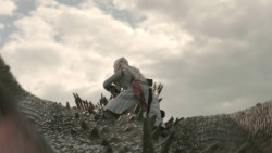 extant_GameOfThrones_8x04-TheLastOfTheStarks_5653