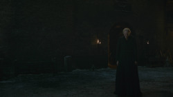 extant_GameOfThrones_8x04-TheLastOfTheStarks_7101
