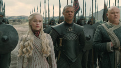 extant_GameOfThrones_8x04-TheLastOfTheStarks_7517